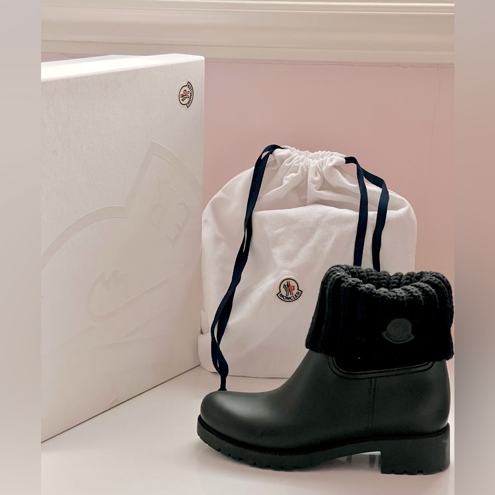 Beautiful MONCLER boots bought in 2022! Worn a few times